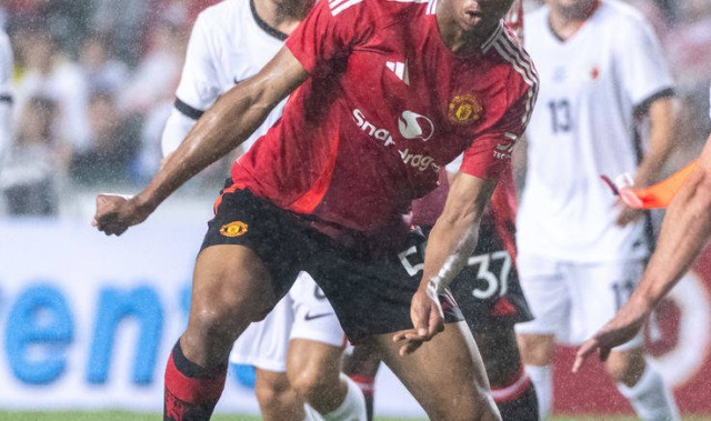 曼联6000万镑抢人！姆贝乌莫确定加盟后，红魔三大引援计划曝光