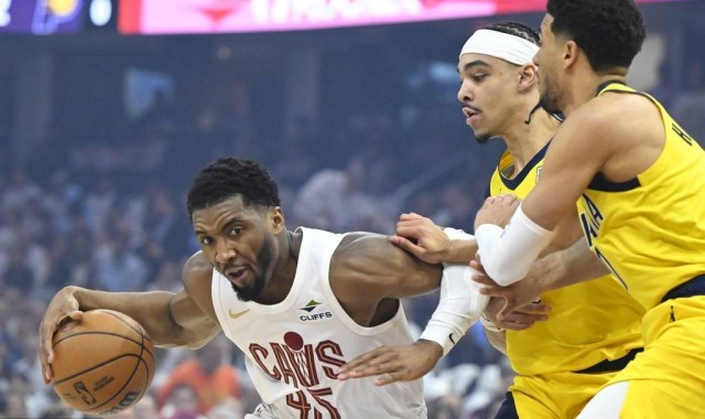 哈里伯顿逆天绝杀米切尔48分 步行者胜骑士2-0