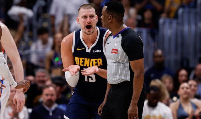 约老师本轮场均5.3次助攻5.8失误 命中率大幅下滑