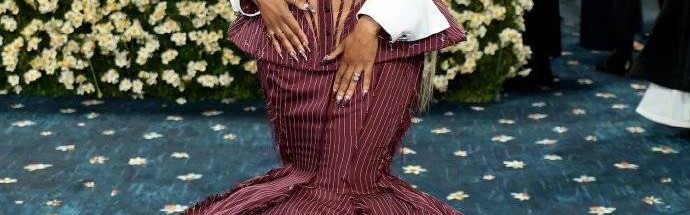 詹姆斯因左膝内侧副韧带扭伤 缺席今年的Met Gala