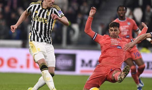 意甲焦点对决：尤文图斯主场迎乌迪内斯，欧冠资格之争添悬念