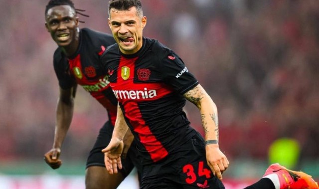 大巴黎迎来本赛季的最后一项“福利”——兰斯意外获得法甲倒数第三名