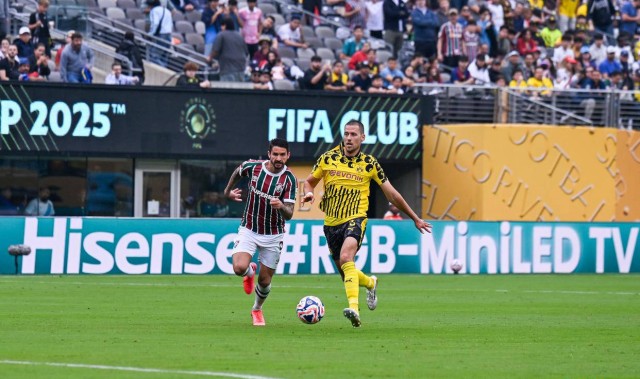 多特蒙德世俱杯首战平局惹怒球迷！范志毅杨晨看好王钰栋去德甲