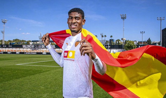 21岁西甲最强后卫加盟，阿森纳防线再添利器