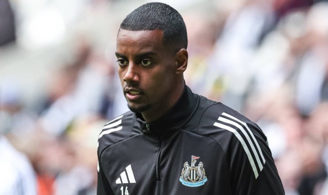 多家媒体曝利物浦为伊萨克开价1.2亿镑 追逐认真强有力