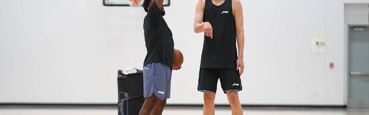 杨瀚森抵达芝加哥开启联合试训 报告将影响选秀前景