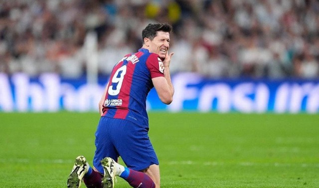 西甲星观察：莱万接受沙特巨额报价，巴萨面临抉择