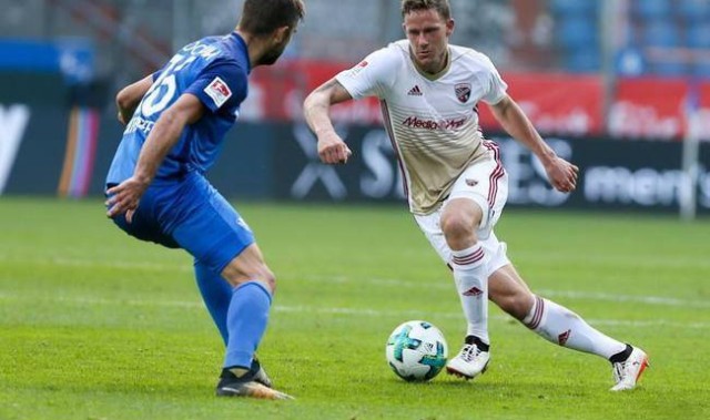 基尔VS弗赖堡：德甲赛场巅峰对决！